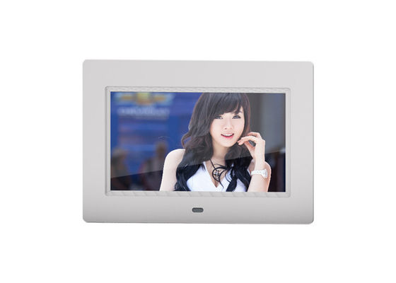 Wood Digital Digital Photo Frame 7 Inch In The Bedroom Or Living Room