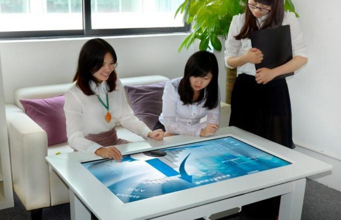Children Study Interactive Touch Screen Table , 32 Inch Touch Screen Table